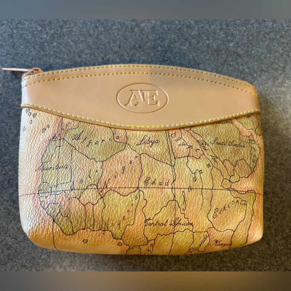 American Eagle Cosmetic pouch, map motif 🌟